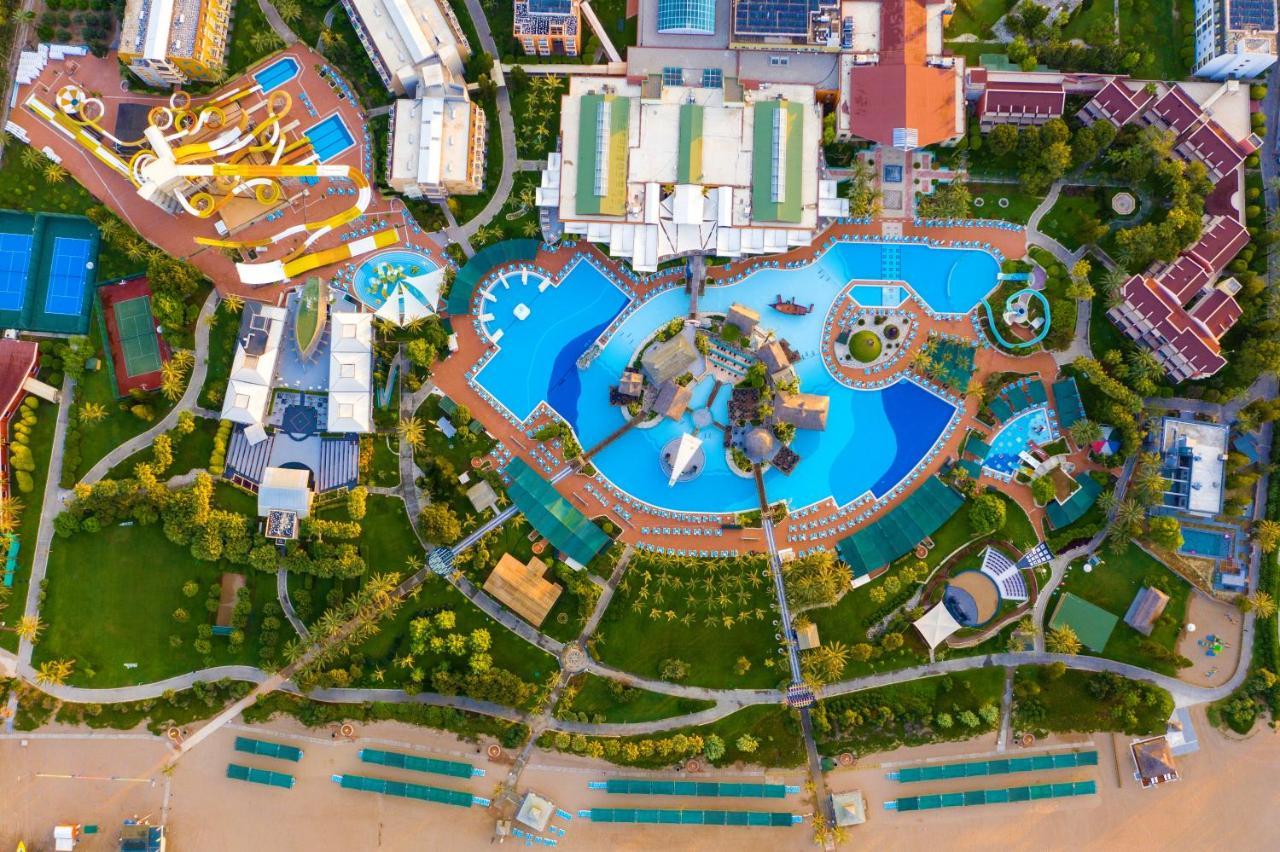Aqi Pegasos World Hotel Side