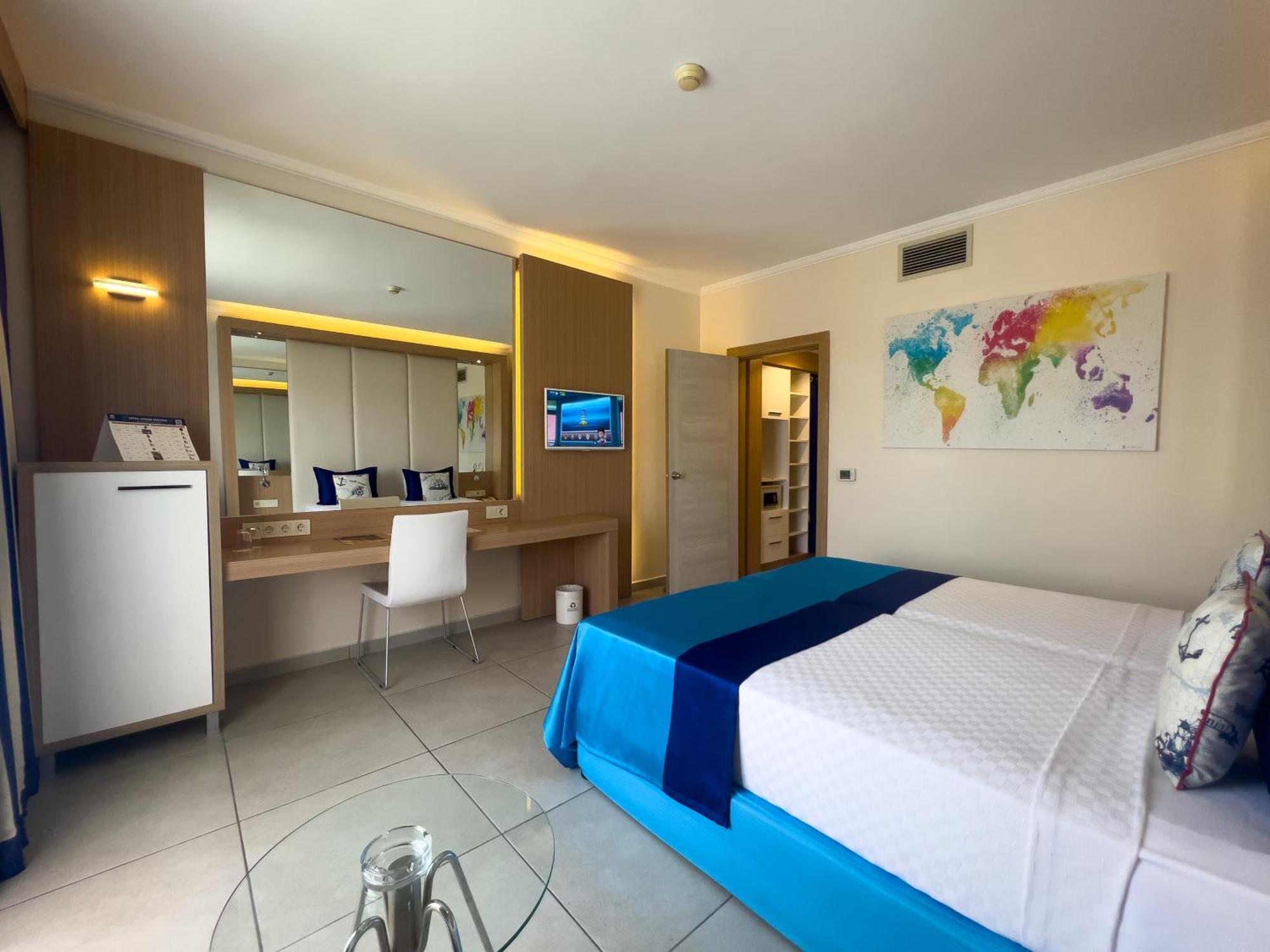 Hotel Aqi Pegasos World Side